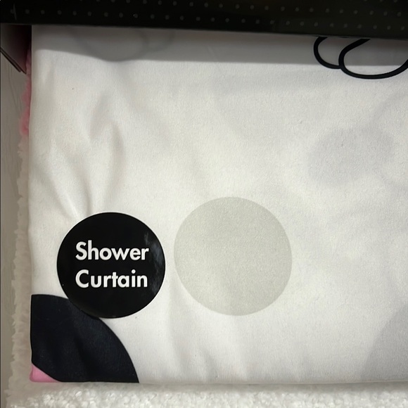 NIB Disney Minnie Mouse Bath Set in Black, White, and Pink - Picture 5 of 11